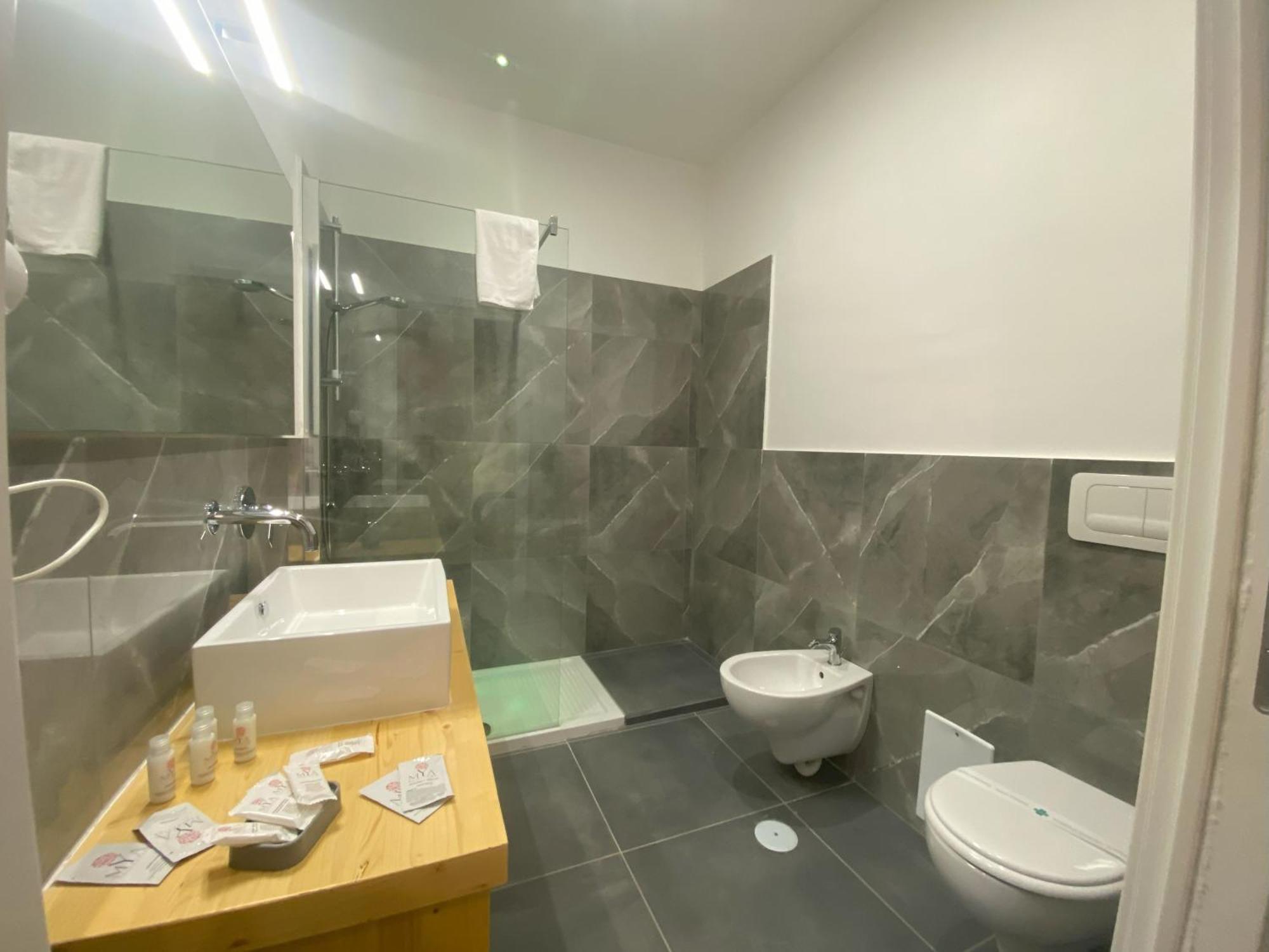 Be Italian Flat Sanfelice Hotel เนเปิลส์ ภายนอก รูปภาพ